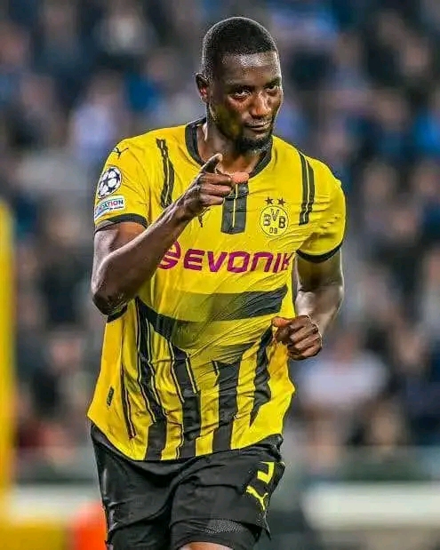 Unglaubliche Großzügigkeit: Serhou Guirassy schockiert die Sportwelt mit einer Spende von 2 Millionen Dollar! Borussia Dortmunds neuer Star, Serhou Guirassy, hat die Welt erobert, nachdem er eine selbstlose Entscheidung getroffen hat, seinen gesamten Antrittsbetrag von 2 MILLIONEN Dollar im Kampf gegen Obdachlosigkeit in Deutschland zu spenden. Ein Schritt, der Fans und Medien in Erstaunen versetzt hat, ist Guirassys unglaubliche Geste der Güte eine der herzlichsten Aktionen im Profisport. Diese Geschichte wird noch viele Jahre inspirieren!