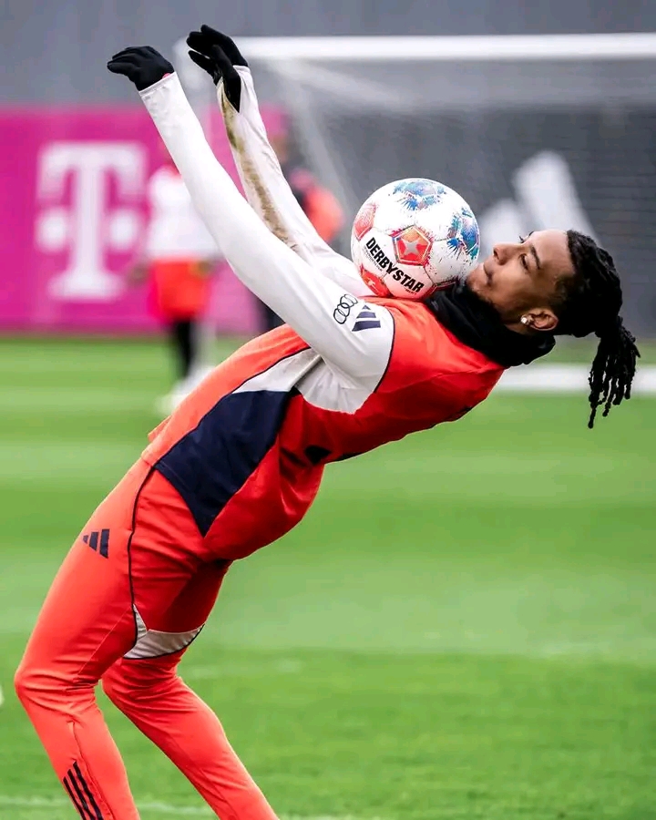 Wenn man heute über den besten Flügelspieler der Welt spricht, fällt ein Name immer wieder: Kylian Mbappé.