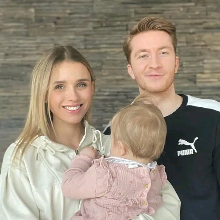 💛🖤🔥 MARCO REUS BEWEGT GANZ DORTMUND: In einem zutiefst emotionalen Moment zeigt die gesamte schwarz-gelbe Familie, wie stark Loyalität, Respekt und Zusammenhalt wirklich sind. Fans, Mitspieler und Verantwortliche stellen sich geschlossen hinter ihre Vereinsikone, feiern seine Hingabe und senden kraftvolle Botschaften der Unterstützung. Die Atmosphäre rund um den Klub ist voller Stolz, Dankbarkeit und Hoffnung, während Reus einmal mehr zeigt, warum sein Name für Herz, Treue und echte Dortmunder Leidenschaft steht.