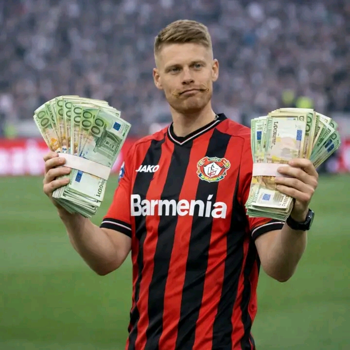 🚨🔴⚫ SENSATION IN LEVERKUSEN – STAR PLAYER CAUGHT WITH BUNDLES OF CASH! ⚽💰 Leverkusen causes a stir: A club player was reportedly seen with a large amount of cash. Fans are debating intensely about the background, experts are immediately analyzing the possible consequences for the club and his career, and all of German football is asking: What is really behind this scene? 👀💥