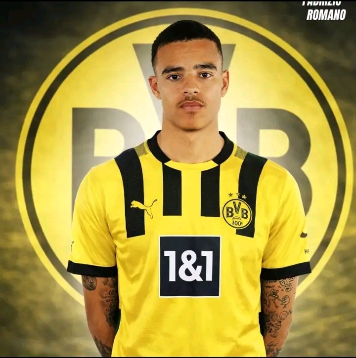 🚨 BREAKING 🚨 Schock-Transfer bei Dortmund! Der neue Sportdirektor sorgt mit der überraschenden Verpflichtung von Mason Greenwood für Aufsehen. Fans reagieren gespalten, während erste Aussagen große Ambitionen verraten. Ist das der mutige Schritt zurück an die Spitze? Alle Hintergründe jetzt entdecken.
